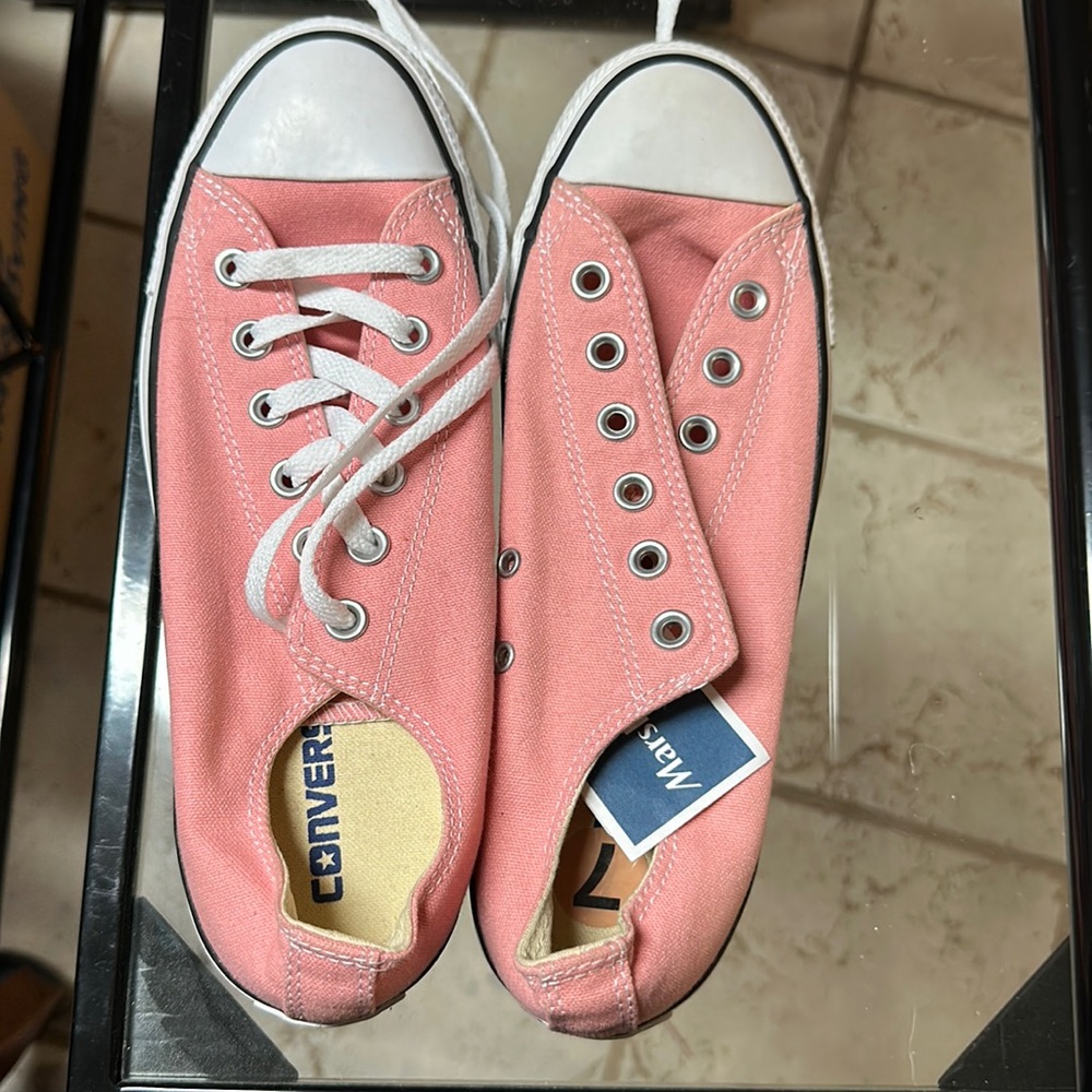 Pink converse